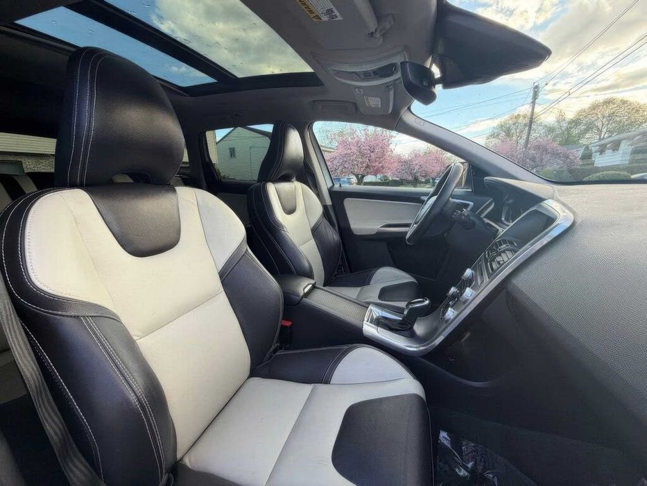 Volvo XC60      2016