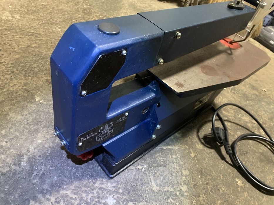 Пила лобзикова Einhell DKS 405