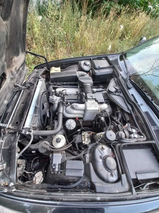 Продам BMW E32 735I