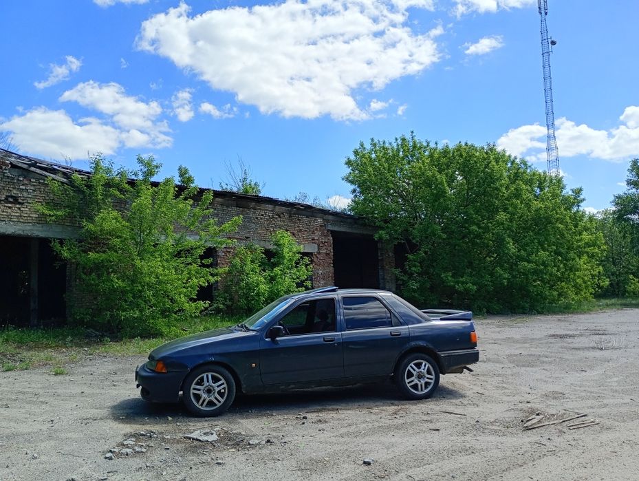 ОБМЕН-ПРОДАЖА .Ford sierra 2.0 онс, інжектор газ бензин