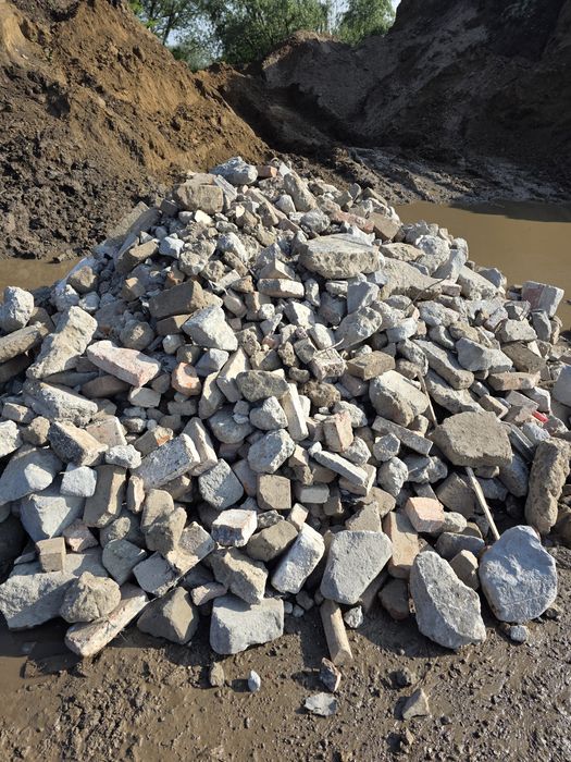 Udosteępnie miejsce na wysyp gruzu betonowego