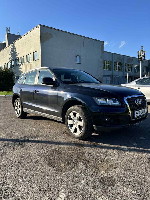 Ауді q5 2010 року 2.0 дізель автомат