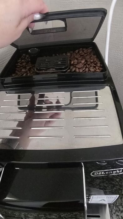 Maquina de café em grão e po