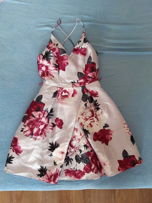Sukienka w kwiaty