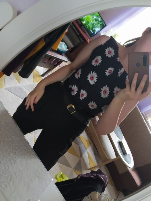 Granatowa bluzka w kwiaty