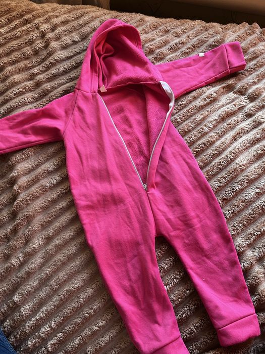 Віддам речі на дівчинку