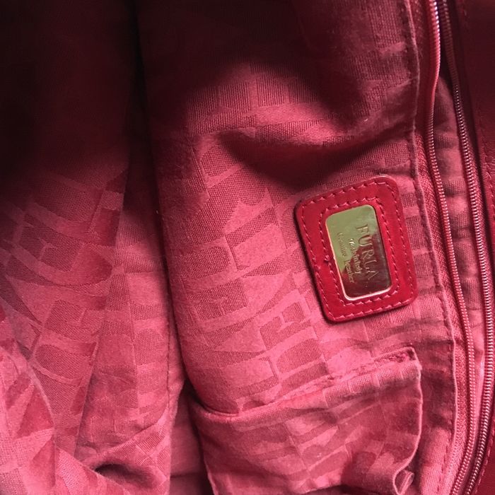 Mala em pele vermelha grande Furla