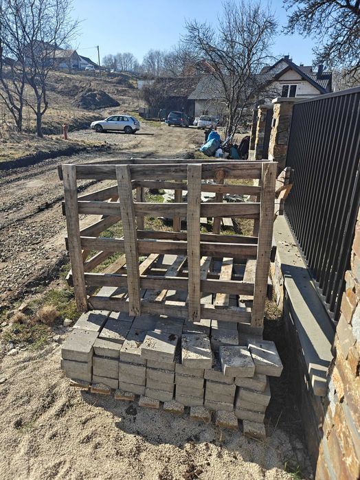 Oddam palety za darmo