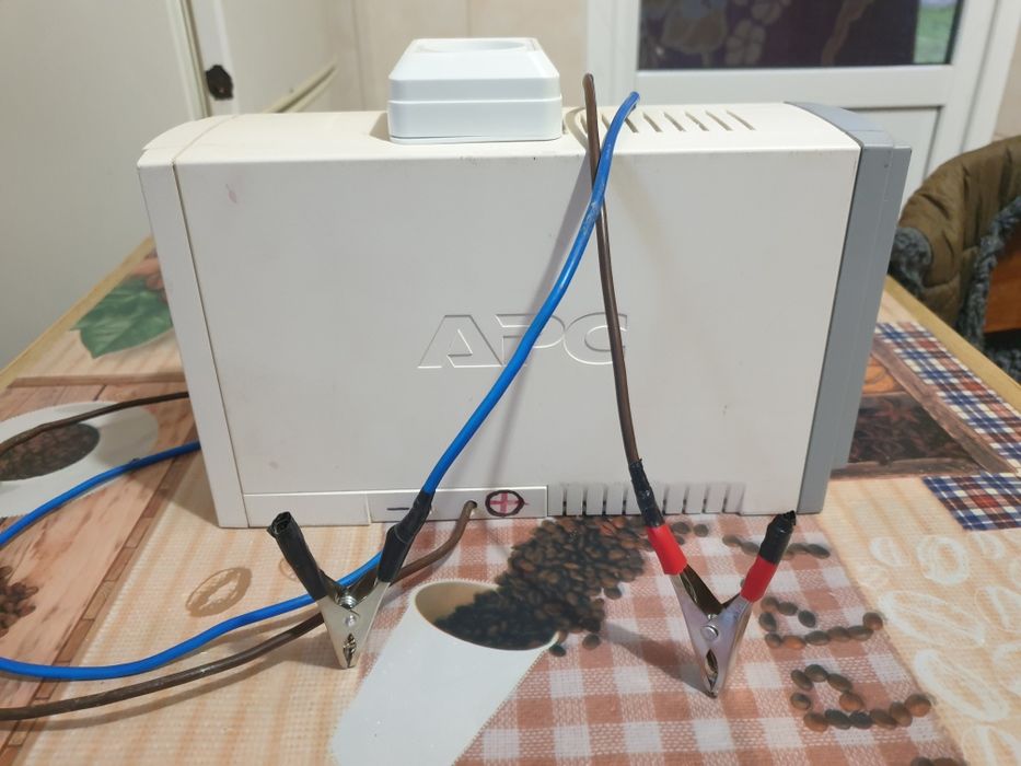 Продам інвертор  12 // 220