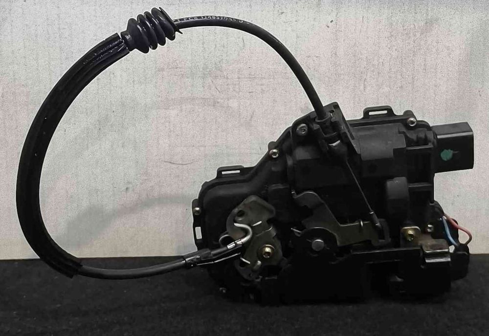 Fechadura / Fecho Porta Direito - VW GOLF IV