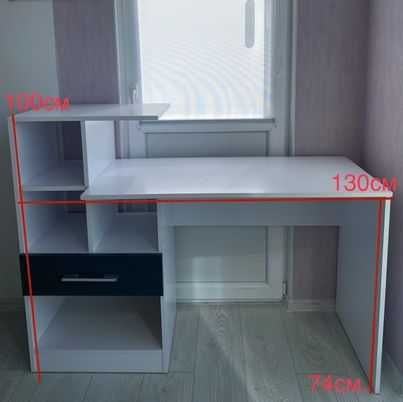 Робочий стіл у відмінному стані