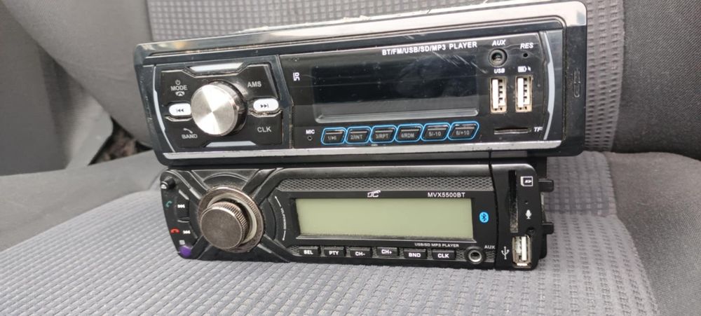 Dwie sztuki radia samochodowe Bluetooth AUX USB