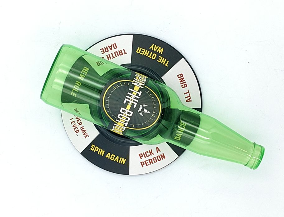 Gra towarzyska "Spin the Bottle Drinking Game" (gra w butelkę]