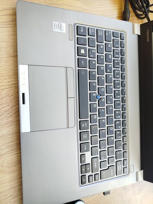 Супер ноут Toshiba Portege Z30-A/Проц.Intel Core i5 до 2.7Ghz/Ekран 13.3" Full HD 1920×1080/Ram 12Gb/Rom m2SSD128Gb/video 4k