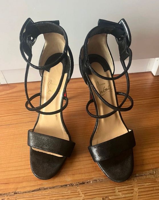 Louboutin high heel sandalias