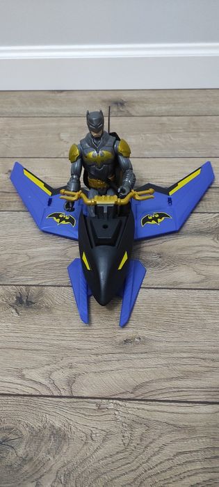 Figurka Batman z samolotem
