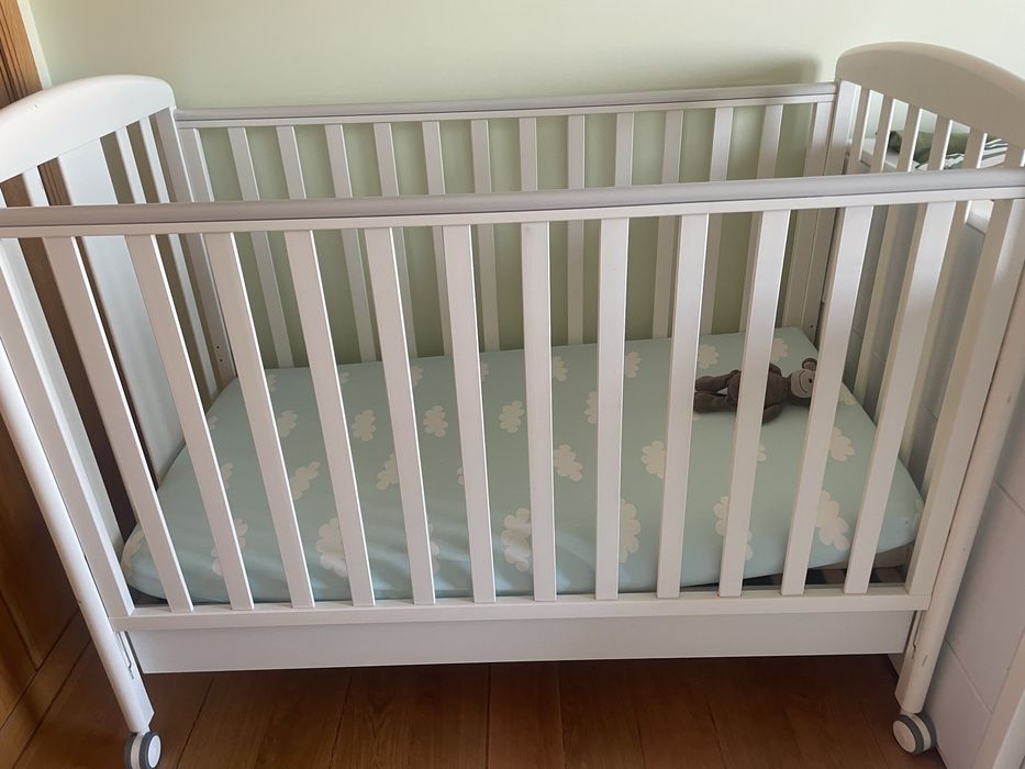 Berço /cama bebe com colchao