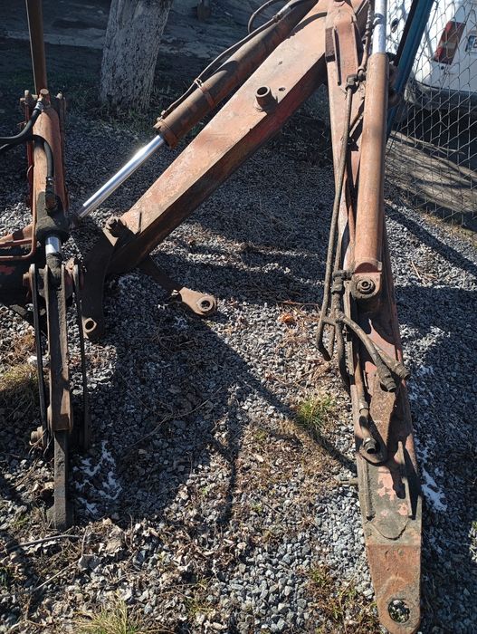 Запчастини до екскаватора