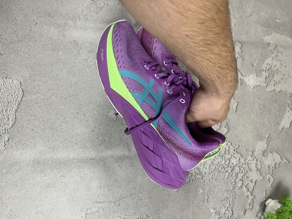 Кросівки ASICS Novablast 4 Litle Show