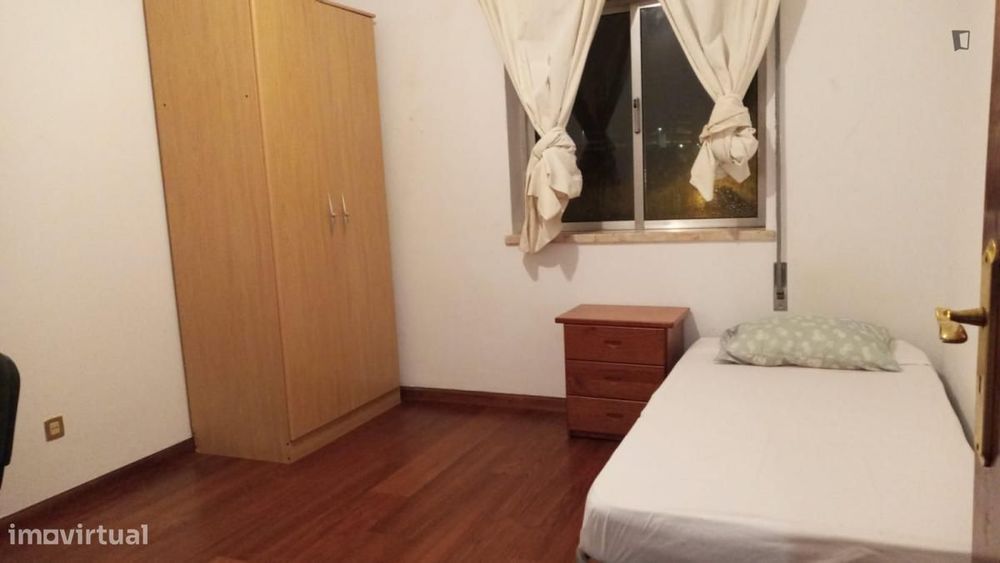 Quarto - localizado em Nogueiras Coimbra