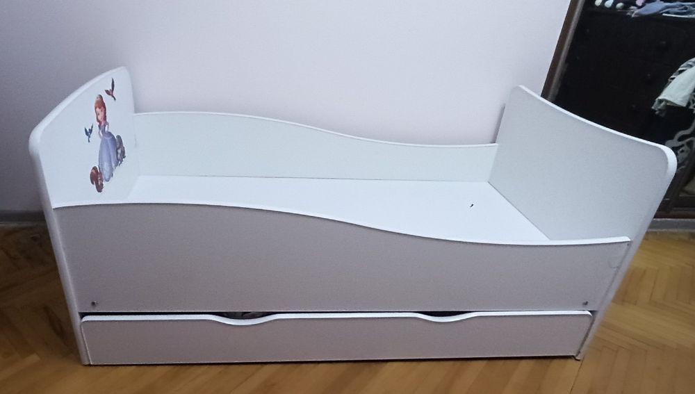 Дитяче ліжко з матрацом