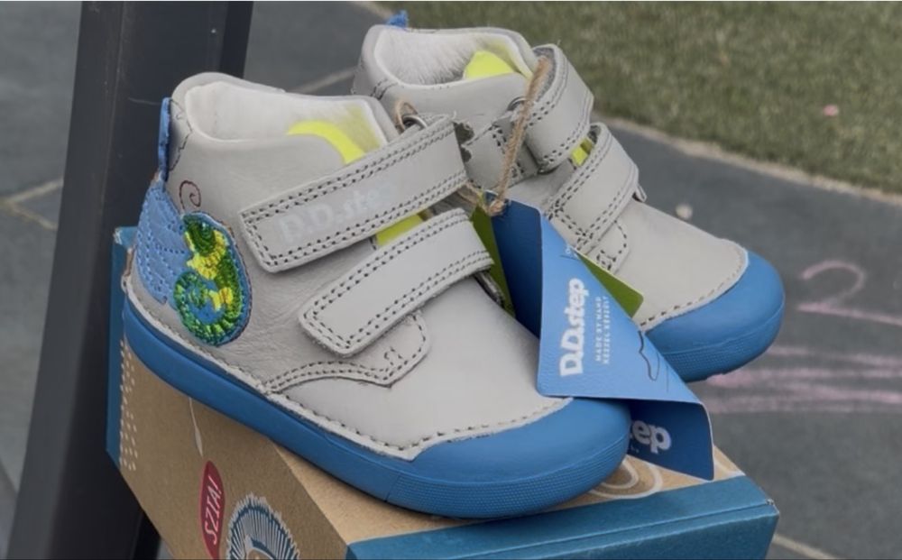 Дитячі кросівки D.D.Step з натуральної шкіри весна 20,21,22,23,24,25