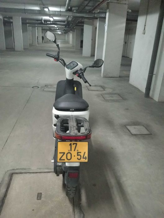 Moto eléctrica Askoll 50cc