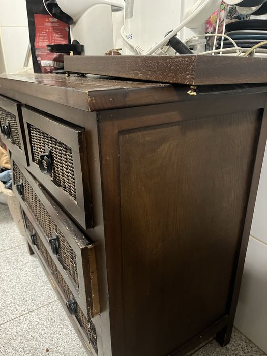 Movel rustico de madeira