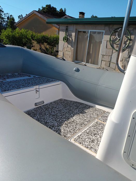 Semi-rigido 570 e yamaha 80cv 4t