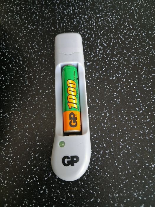 Зарядний пристрій Ansmann EC250 АА ААА USB зарядка GP ААА  акумулятори