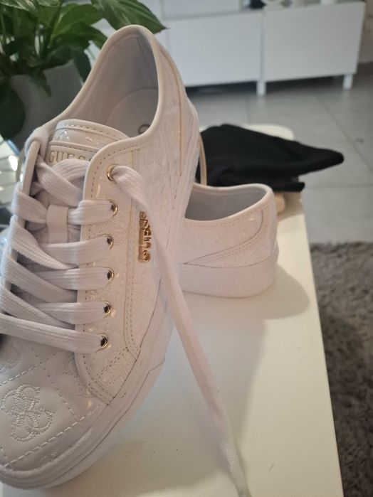 Tenis da guess novo