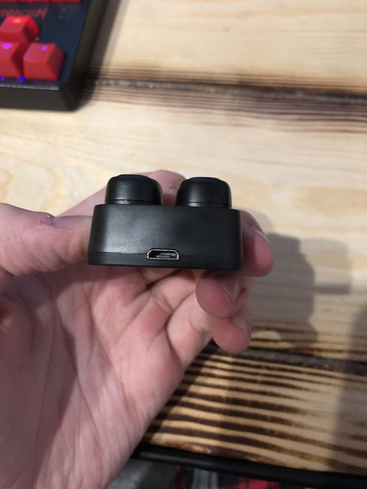 Безпроводні навушники