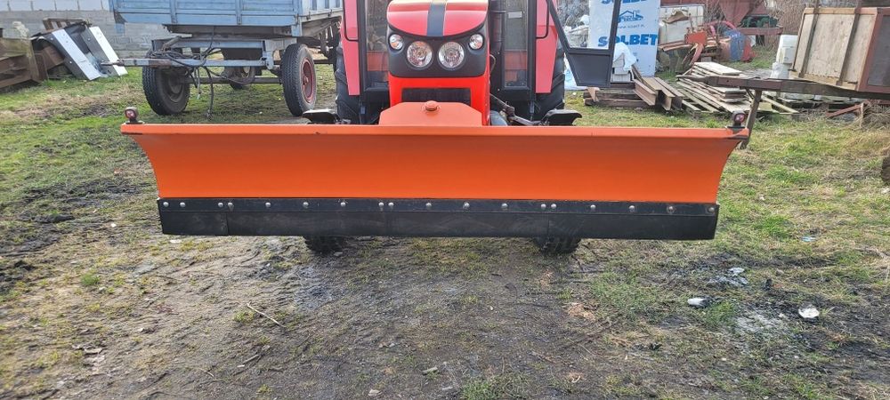 Pług do śniegu Ursus c360 2,5 m hydraulicznie regulowany oświetlenie