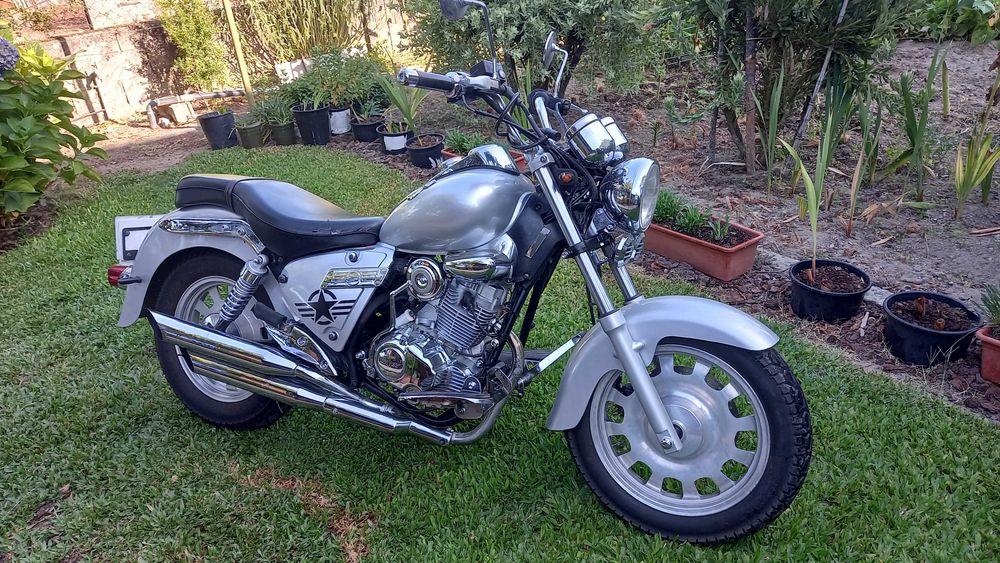 Venda de mota keeway superlight 125