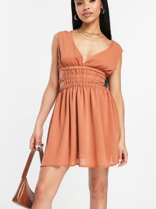 Sale. Сукні нові нарядні. С розмір. Не носи ла взагалі.