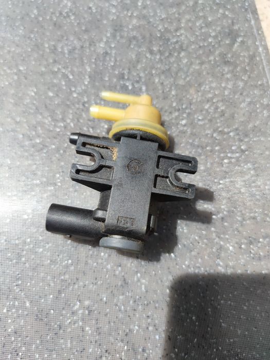 Клапан тиску наддуву VW Passat b7 12-15 USA 2.0 TDI 1k0906627b