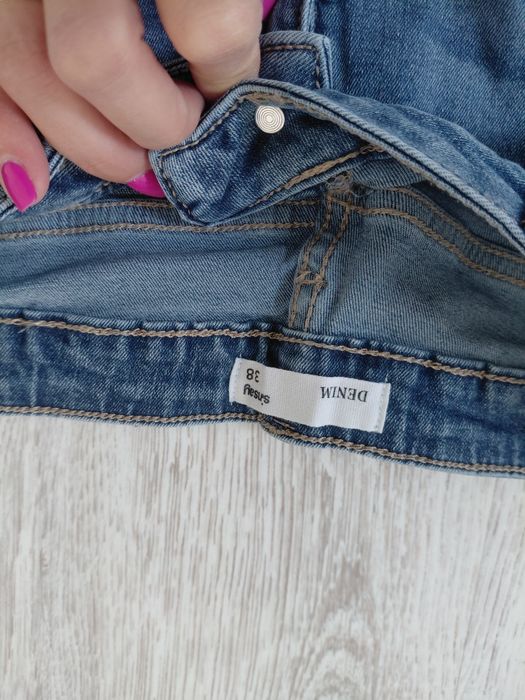 spodnie jeansy dżinsy szeroka nogawka sinsay