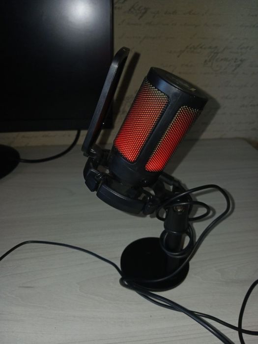 микрофон Nor-Tec RGB с поп-фильтром и подставкой