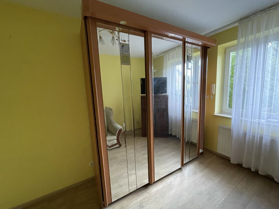 Rezerwacja — Obszerna Szafa Przesuwna - Za Darmo
