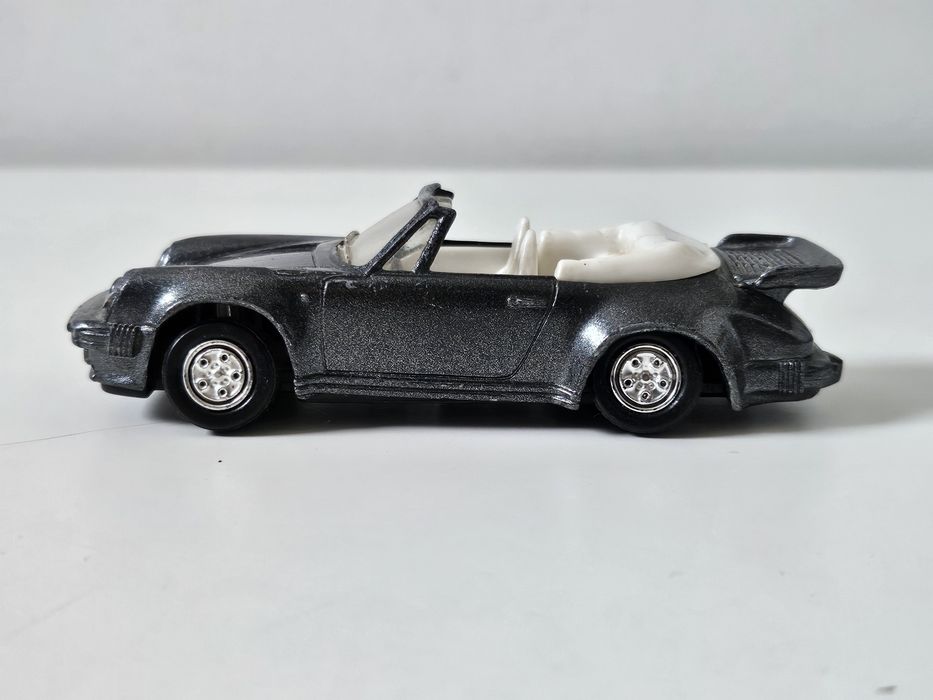 Model samochodu Porsche 911 Cabriolet Deles 1991 Skala 1:43