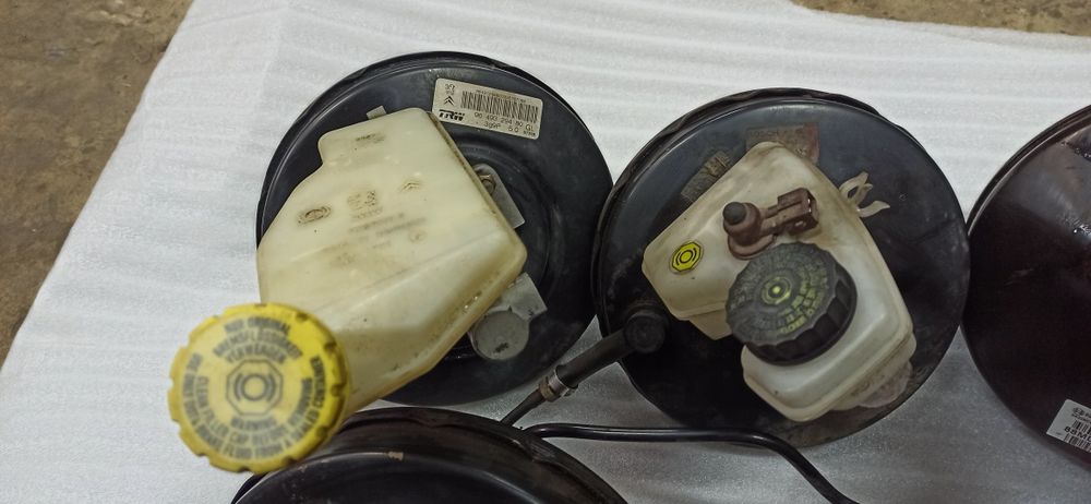 Тормозной цилиндр в сборе вакуумный усилитель тормозов Citroen Peugeot