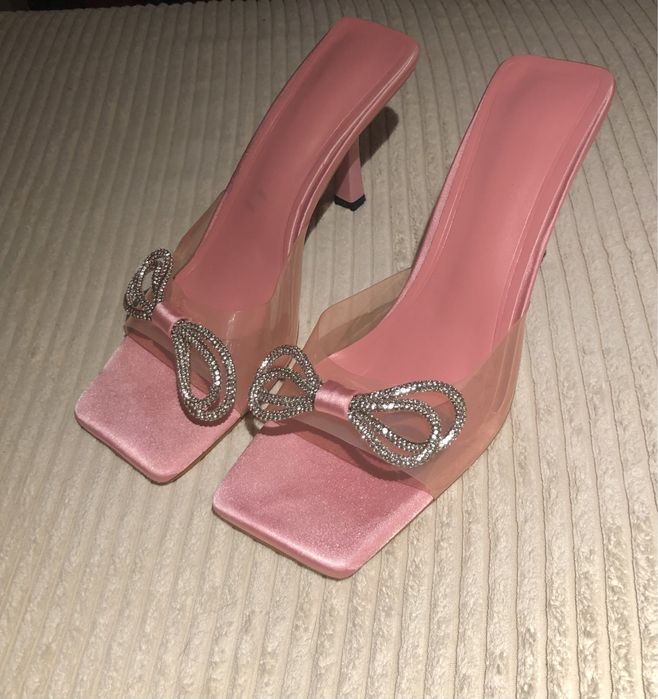 Sandalias / Mules pink em cetim tmn 39 novos