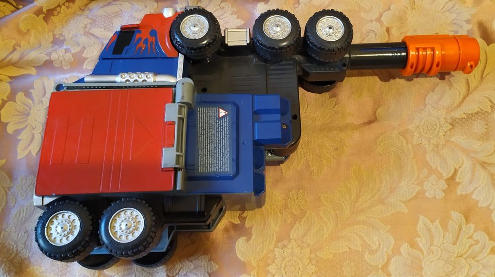 Transformers Optimus Prime64738967294978123