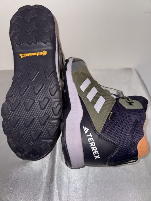 Кросівки Adidas Terrex mid Gore-Tex, розмір 40.