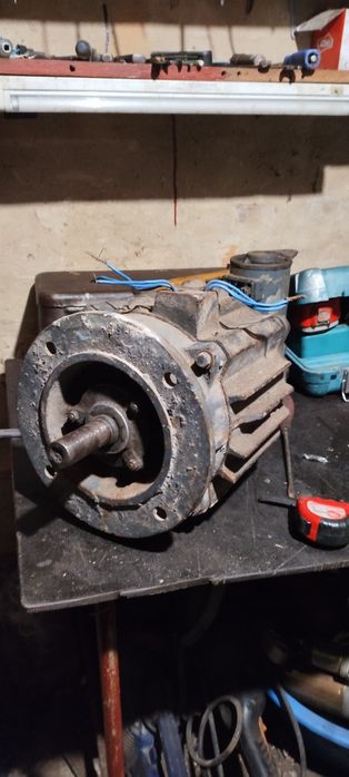 Продам  різні електродвигуни  0.8, 0.45, 2.2, 2.2, 0.125, 5.5