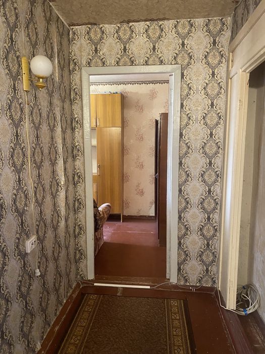 Продам 2-х кім.кв на 4-му районі .