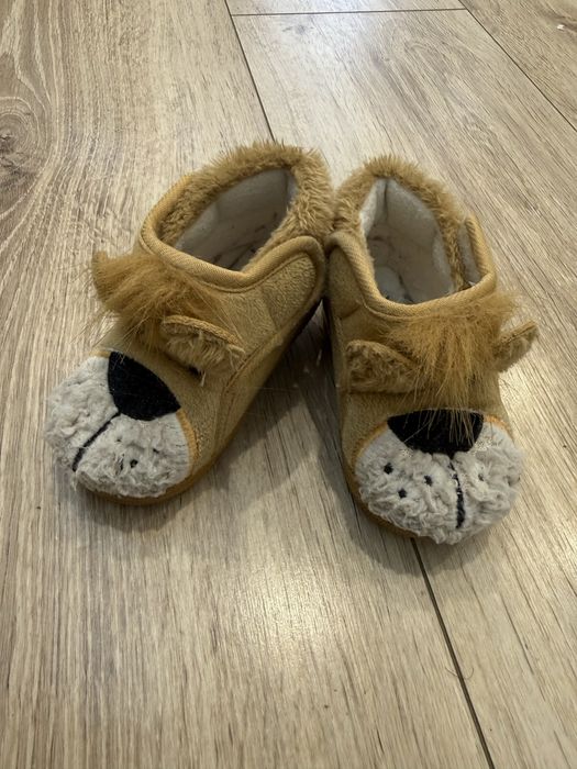 Черевички левчики