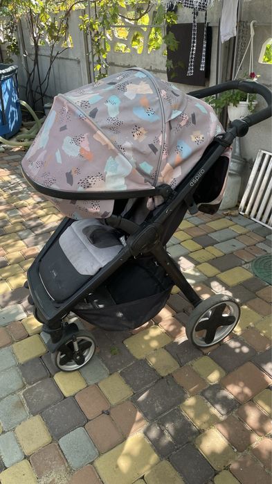 Дитяча коляска