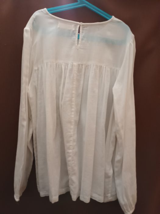 Túnica branca bordada