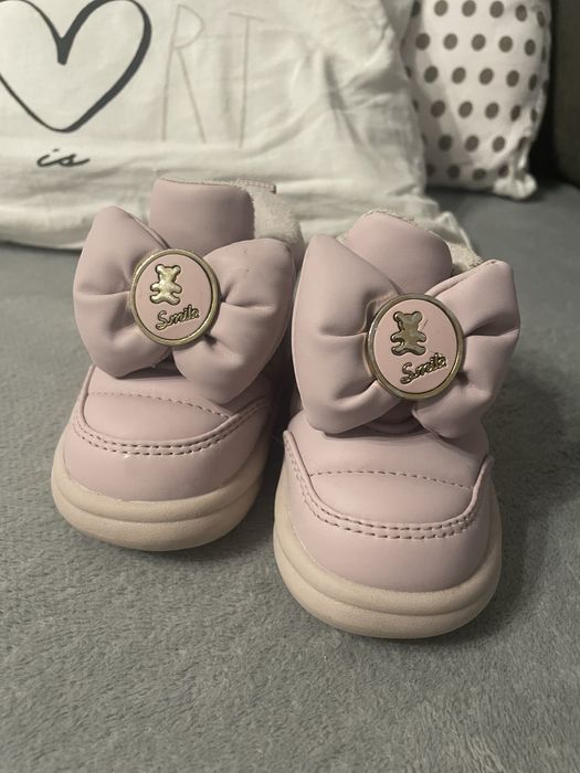 Продам взуття на дівчинку